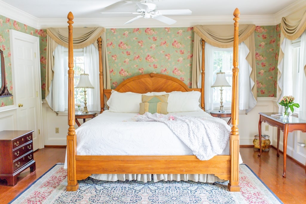 Stay at the most romantic Bed and Breakfast in North Carolina. Enjoy the Garden Cottage during your romantic getaway with a four-poster bed and bright airy space.